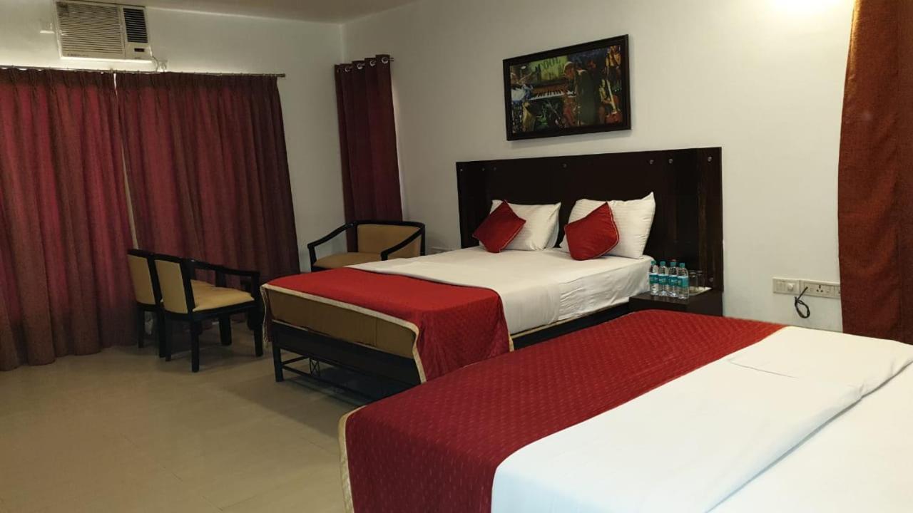 Resort Silver Hills Lonavala Exterior foto