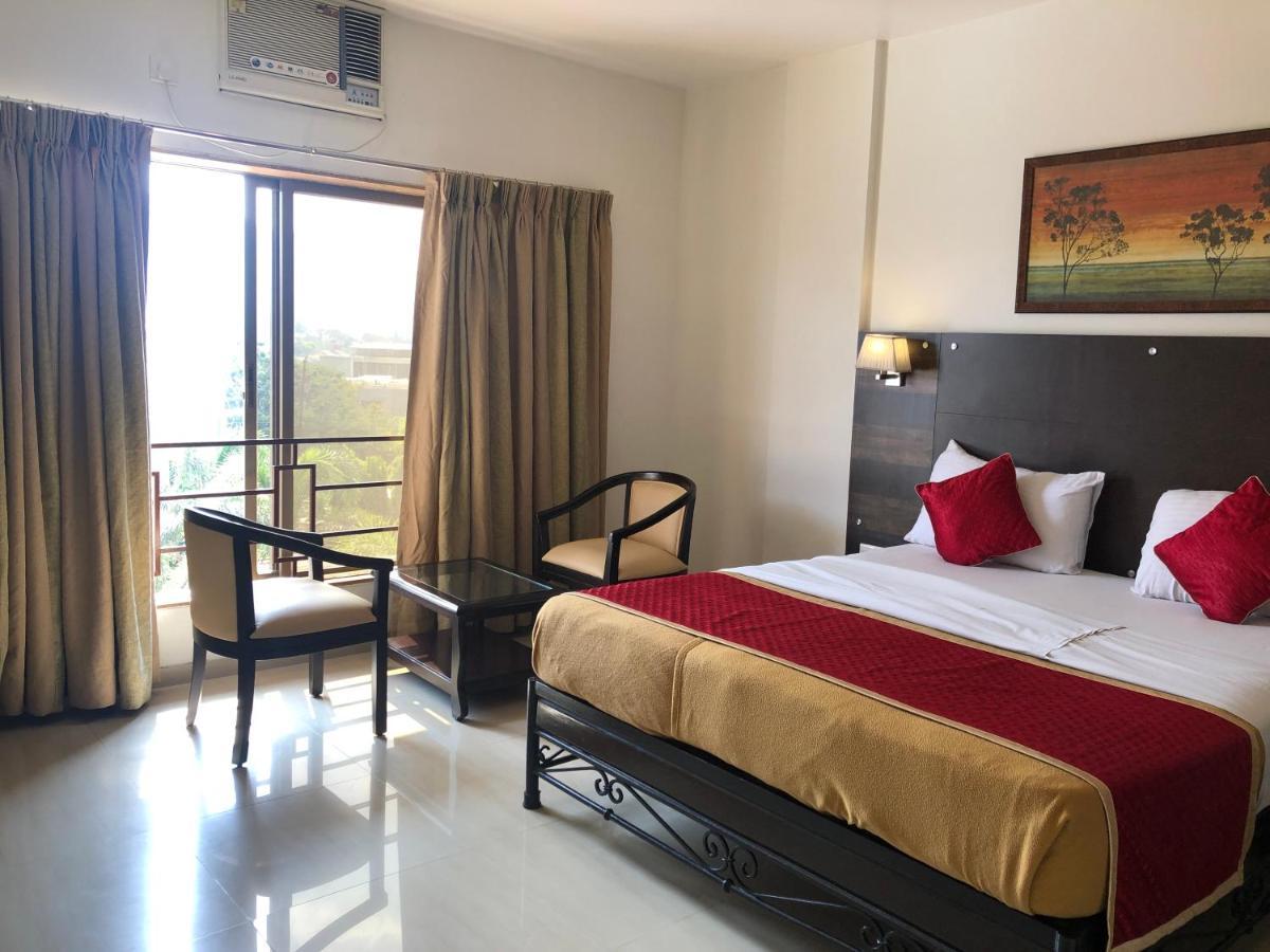 Resort Silver Hills Lonavala Exterior foto