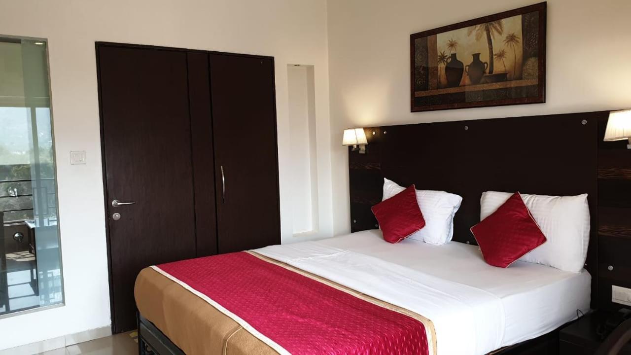 Resort Silver Hills Lonavala Exterior foto